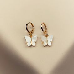 Not Used Minimalist White Jewelry For Spring, Delicate White Jewelry For Spring, Delicate White Spring Jewelry, White Dangle Earrings For Spring, Delicate White Earrings For Everyday Wear, Dainty White Earrings For Spring, White Dangle Jewelry For Spring, Delicate White Spring Earrings, White Summer Jewelry For Everyday