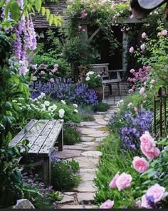 Fall Landscaping, Rose Garden Design, English Gardens, Victorian Garden, English Cottage Garden, Garden Design Ideas, Moon Garden