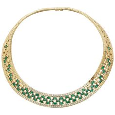 Elaborate 18kt Yellow Gold Necklace, highly polished, with alternating Emeralds & Diamonds interwoven into a complex & colorful Tapestry. 99 square cut clean & white Diamonds weighing approximately a total of 7cts framing alternating Emerald & Gold sections. The center section is set with 56 emerald c ut Emeralds - totaling 11.4 carats. Magnificent Jewels, Tiaras Jewellery, Woven Necklace, Jewellery Indian, Luxury Jewellery, Diamond Necklaces, Gold Statement Necklace, Ring Emerald, Unusual Jewelry