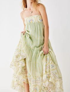 Long Beach Dresses Summer, Fun Prom Dress, Coctail Dresses 2023 Wedding, Garden Party Maxi Dress, Tropical Formal Dress, Prom Dresses Colorful, Two Piece Dress Formal, Formal Dresses Green, Table Cloth Dress