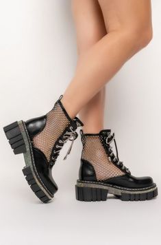 Fold Over Boots, Platform Combat Boots, Azalea Wang, Black Combat Boots, Sandal Platform, Platform Heels Chunky, Combat Boot, Black Features, Chunky Block Heels