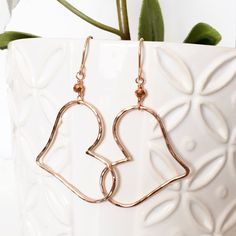 Simple heart shape hoop earrings heart shape hoop is hand shape using fine metal wire then slightly hammer to add textures and shines. handmade French ear wires earrings's total length is about 2 inches including ear wires. Metal Earrings With Open Heart Charm, Adjustable Metal Heart Earrings, Rose Gold Heart Hoop Earrings For Anniversary, Rose Gold Double Heart Earrings With Heart Charm, Heart-shaped Rose Gold Earrings, Anniversary Open Heart Hoop Earrings With Heart Charm, Everyday Double Heart Earrings, Everyday Double Heart Metal Earrings, Everyday Metal Double Heart Earrings