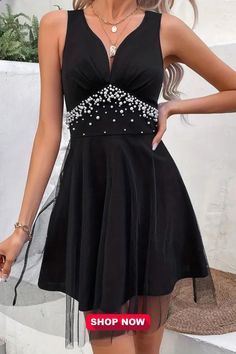 This elegant beaded backless dress features a stunning V-neck design and sleeveless silhouette, perfect for making a statement at any party. The intricate beadwork adds a touch of glamour, while the open back adds a hint of allure. A sophisticated choice for those seeking a stylish and chic look. Halter Neck Mini Dress For Prom Party, Sleeveless Beaded Straps Homecoming Evening Dress, Embellished Spaghetti Strap Dresses For Banquets, Summer Party Halter Neck Evening Dress, Sleeveless Evening Dress With Beaded Straps For Prom, Sequin Sleeveless Strapless Dress For Banquet, Embellished Sleeveless Halter Dress For Night Out, Strapless Sleeveless Dress For Homecoming Party Season, Sleeveless Strapless Dress For Homecoming Party Season