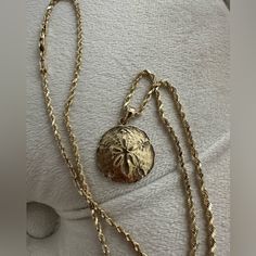 Very Gently Used Michael Anthony Solid 2 Mm Rope Chain 18” With Sand Dollar Pendant Very Gently Used! About 8 Grams Of Gold Between Them Both. Sand Dollar Necklace, Sand Dollar Pendant, Michael Anthony, Sand Dollar, Rope Chain, Solid Yellow, Womens Jewelry Necklace, Piercings, Jewelry Necklaces