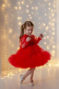 This beautiful is red Christmas baby girl dress have very original fashionable design and made of high-quality tulle will be perfect for any celebration....Christmas, birthday, Christmas parties, Christmas photography. All our dresses are made with great love and care. The lining of dress is 100%-cotton. There is a removable bow on the back of the waistband. This dress may be sewed in other colours. If your measurements don't fit to our standards we may sew a dress individually. You should give the measurements before ordering to ensure the correct size: 1) height of a child. 2) bust(chest) of a child. 3) length of sleeve. 4) length of dress (above the knee, below the knee, to the floor). Do not hesitate to contact us if you have any question. Christmas Toddler Photoshoot Ideas, Christmas Toddler Photoshoot, Christmas Dress Girls, Christmas Hairstyle, Toddler Photoshoot, Toddler Christmas Dress, Dress Photoshoot, Girl Red Dress, Christmas Picture