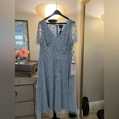 Beautiful Light Powder Blue Beaded Dress. Never Worn, Brand New With Tags. Originally Purchased At Nordstrom For A Wedding But Settled On Same Style In A Dark Blue. Tea Length Dresses Formal, Fitted Dress Classy, Blue Beaded Dress, Beach Wedding Outfit Guest, Beaded Midi Dress, Beach Wedding Outfit, Blue Floral Midi Dress, Short Formal Dress, Navy Floral Dress