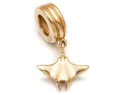 This handcrafted manta ray charm has been highly polished and finely detailed from the gentle curve of the frontal lobes to the gill slits underneath. A great gift for divers and ocean lovers alike, the piece has been carefully designed to capture the beauty and grace of these gentle ocean giants. Makes a perfect addition to any charm collection. Fits all beaded bracelets including Pandora. Available in sterling silver, 9ct yellow, white or rose gold, the charm can be added to a charm bracelet o Ocean Inspired Jewelry, Pandora Necklace, Charm Collection, Ocean Jewelry, Manta Ray, Thread Earrings, Pandora Bracelet Charms, Pandora Charm, Sustainable Jewelry