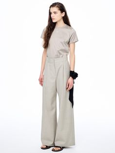 This is a casual and trendy pants by MARDI MERCREDI that is made out of high quality and sturdy material. With distinctive mood of the design and comfortable wear, you can style it for your casual summer outfit.- Tuck on the waist for wide silhouette- High quality wool blend fabric- Trendy and unique mood Khaki Dress Pants For Spring, Casual Khaki Dress Pants For Summer, Spring Khaki Dress Pants, Summer Cotton Wide Leg Work Pants, Khaki Straight Dress Pants For Summer, Summer Khaki Straight Dress Pants, Tailored Wide-leg Summer Dress Pants, Tailored Wide Leg Pants For Summer Workwear, Tailored Wide Leg Summer Dress Pants