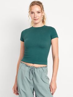 Green Ribbed Crew Neck T-shirt, Basic Solid Cropped T-shirt With Ribbed Detail, Stretch Crew Neck Cropped T-shirt, Trendy Green Ribbed T-shirt, Stretch Top With Ribbed Neckline And Short Sleeves, Trendy Short Sleeve Top With Ribbed Neckline, Sporty Stretch Ribbed T-shirt, Sporty Ribbed Crew Neck Tops, Stretch Ribbed Solid Short Sleeve Top