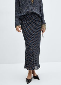 Wool mix fabric. Long design. Evasé design. Checked print. Unclosed. Elastic waist. Inner lining. Side length 35.43 in. Skirt length 34.25 in Chic Maxi Skirt, Crop Denim Vest, Flower Pants, All Black Looks, Long Skirts For Women, Winter Skirt, Satin Skirt, Dress Shapes, Mid Dresses