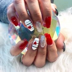 Pretty Valentines, Valentines Nail Art Designs, Simple Valentines, Valentines Nail, Vday Nails, Heart Nail Designs, Top Nails