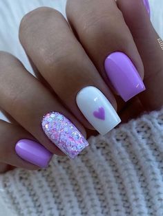 light purple short nails with glitter and a heart accent Light Purple Nails, Fancy Nails Designs, Nails 2022, Purple Nail, Nails Blue