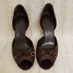 Gentle Wear Christian Dior Quilted Leather High Heels. Made In Italy. Size:36 Price Is Firm Corporate Shoes Women, Dark Academia Shoes, Everyday Heels, Shoe Wishlist, Funky Shoes, Brown Leather Heels, Vintage Heels, Cute Heels, Aesthetic Shoes