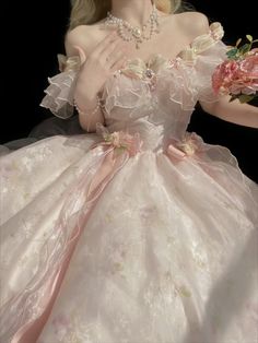 Era Victoria, Ethereal Design, 파티 드레스, Old Fashion Dresses, Royal Dresses, Princess Ball Gowns, Mia 3, Pretty Prom Dresses, Fairytale Dress