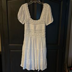 Jessica Simpson White Boho Mini Dress W Crochet Top. Elastic Back. Puff Sleeves. Sz Xs. Never Worn. Perfect Beach, Or Festival Dress Casual Crochet Lace Dress, Casual Mini Dress With Crochet Trim, Fitted Casual Cotton Crochet Dress, Casual Fitted Cotton Crochet Dress, Casual Lace Crochet Dress, Fitted Casual Crochet Cotton Dress, Casual Cotton Crochet Lace Dress, Casual Fitted Crochet Dress With Crochet Trim, Casual Cotton Crochet Dress