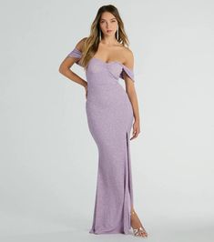 You'll be a notable sensation in the Tamara glitter formal dress at prom, banquets, or upscale birthdays! She features a trendy off the shoulder sweetheart neckline, short-sleeve cuffs, padded bra cups, and mermaid silhouette exude elegance, while the high front slit adds a touch of glamour to her floor-length hem. Glitter Formal Dress, Dress Satin Bridesmaid, Beach Wedding Guest Dress, Mermaid Glitter, Purple Bridesmaid Dresses, Red Bridesmaid Dresses, Black Bridesmaid Dresses, Green Prom Dress, Satin Prom Dress