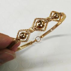 Beads Design, Wire Work Jewelry, Work Jewelry, Handmade Wire Jewelry, Stackable Bracelets, Wire Bracelet, Bracelet Gold, Bead Designs, 14kt Gold