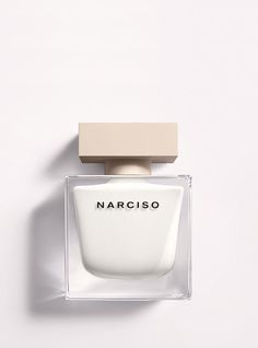 ∴ Masculine ingredients with softened feminine sensuality from Narciso Rodriguez : Perfume Society Narciso Rodriguez Perfume, Wedding Perfume, Fragrance Packaging, Perfume Bottle Design, Fall Fragrance, Perfume Packaging, Fragrance Bottle, Cosmetic Design, Perfume Design