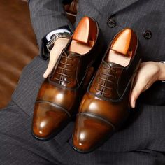 Introducing our exquisite Luxury Leather Round Toe Oxford Dress Shoes, crafted with the finest quality genuine cow leather for a timeless appeal. Not only do they exude luxury and style, but they also provide utmost comfort with their genuine leather lining and pigskin lining material. Elevate your style and make a lasting impression with these versatile and sophisticated shoes. Invest in the perfect blend of style, comfort, and durability today. Oxford Dress, Oxford Dress Shoes, Casual Everyday, Travel Backpack, Accessories Shop, Signature Style, Cow Leather, Travel Bags, Green And Grey