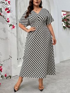 Plus Size Elegant Striped Color Block Printed Dress With V-Neck And A-Line Hem, Perfect For Casual Or Vacation Multicolor Casual  Short Sleeve Woven Fabric All Over Print A Line Non-Stretch  Women Plus Clothing, size features are:Bust: ,Length: ,Sleeve Length: Business Professional Outfits Plus Size, Modest Plus Size Fashion, Plus Size Long Dresses, Plus Size Elegant, Vestido Plus Size, Abaya Designs, African Print Dresses, Casual Work Outfits, Plus Size Maxi Dresses