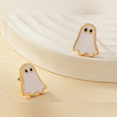 Chic Ghost Boho - Vintage Stud Earrings. Location: Small Closet Clear Bin Masc Cottagecore, Pebble Jewelry, Vintage Stud Earrings, Boho Picnic, Ghost Earrings, Earrings Halloween, Halloween Fashion, Gold Stud, Girls Jewelry