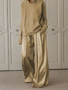 Relaxed Fit Pants For Fall In Solid Color, Casual Plain Pants For Fall, Casual Khaki Hoodie For Loungewear, Oversized Drawstring Bottoms For Fall, Green Sweatpants For Fall Loungewear, Green Wide-leg Sweatpants For Loungewear, Green Fall Loungewear Sweatpants, Green Fall Loungewear Bottoms, Green Solid Color Loungewear Pants