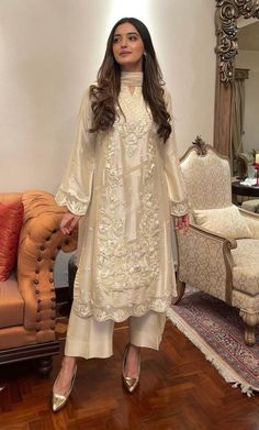 Eid Outfits Pakistani, Trendy Outfits Indian, Fancy Suit, Pakistani Fashion Casual, Traditional Indian Dress