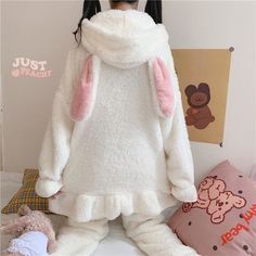 Fabric: Coral fleececolor: WhiteSize: One sizePajamas: chest: 96m, shoulder width: 40cm, sleeve length: 54cm, dress length: 66cmPajama pants: waist: elastic, hip: 96cm, pants length: 95cmTips: 1cm = 0.3937inch Cozy White Sleepwear For Fall, Cozy Cotton Long Sleeve Sleepwear, Cozy Cotton Sleepwear With Long Sleeves, Kawaii Cotton Long Sleeve Sleepwear, White Cotton Long Sleeve Sleepwear, Casual Long Sleeve Sleepwear For Sleepover, Winter Long Sleeve Sleepwear, Casual Cotton Winter Sleepwear, Cozy Long Sleeve Hoodie For Sleepovers