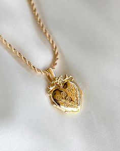 Mon Amour Locket - bijoulimon.com Spiritual Locket Jewelry For Valentine's Day, Love Locket, Wedding Locket, Locket Gold, Locket Jewelry, Gold Heart Locket, Heart Locket Necklace, Jewelry Lockets, Gold Locket