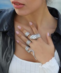 Antique silver plated free size combined ring set Snake Rings, Serpent Jewelry, Serpent Ring, Ring Sets Boho, Ring Settings Types, Snake Ring Silver, Style Hip Hop, Gothic Rings, Trendy Ring