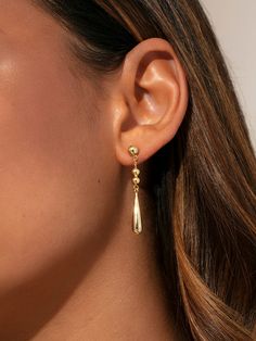 Our On The List Earrings are ranked #1 on the list of must-have gold drop earrings. Not only is their unique design stunning, but they also complete any look you want — dressed up or casual. Earrings For Tomboys, Dainty Statement Earrings, Gold Chain Drop Earrings, Cheap Gold Dangle Crystal Earrings, Hold Earrings Design, Jewelry Photoshoot Earrings, Gold Formal Accessories, Gold Earrings Delicate, Gold Sparkly Earrings