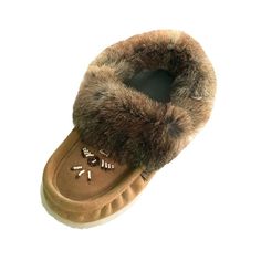 Description Details Sizing These ladies moccasins offer traditional Native American style with extra durability. These women's moccasin slippers are lined with cozy fleece perfect for keeping your feet warm and comfortable in the winter time. They are handmade out of genuine cowhide suede leather and come in brown color. They feature a luxurious real rabbit fur trim and are decorated with a hand-sewn Native Indian beaded design on the vamp. These women's moccasin slippers have a durable and flex Handmade Moccasins, Beaded Moccasins, Christmas Slippers, Handmade Slippers, Native American Style, Comfortable Slippers, Suede Moccasins, Suede Slippers, Moccasins Shoes