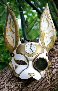 Alice in Wonderland steampunk white rabbit mask....this just makes me want to be the white rabbit for Halloween. Steampunk White Rabbit, Steam Punk Diy, Steampunk Kunst, Moda Steampunk, Rabbit Mask, Mode Steampunk, Steampunk Mask, Style Steampunk