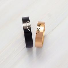 It comes with a pair of 2 pinky-swear matching rings, for couples, best friends, or siblings living apart, or even as a going away gift, a perfect matching couple promise ring set that features initials as a custom design. We make the rings with stainless steel which is more durable and a very long lifetime. It wouldn't turn your skin green because the steel we used is safe. I T E M ∙ D E T A I L S • Width: 6mm• Material: stainless steel (The silver ring in size 3 is aluminum open ring)• The lis Pinky Swear, Handwriting Bracelet, Coordinates Bracelet, Promise Ring Set, Promise Rings For Couples, Morse Code Bracelet, Couple Bracelets, Couple Rings, Matching Rings