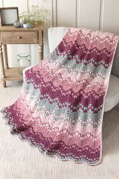 crochet blanket pattern Knitting Afghans, Sweetheart Blanket, Crochet Blanket Tutorial, Crocheted Blankets, Blanket Crochet Pattern, Easy Crochet Blanket, Crochet Blanket Designs, Crochet Decoration, Leaf Motif