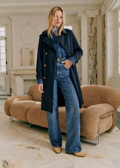 Trench coat with tie belt;Raglan sleeves;Buttoned tabs at shoulders and cuffs;Back slit with button;Lined;Water-repellent material;Length from the shoulder: 101 cm / 39.8 in (size EU36/UK8) Sezane Coat, Blue Trench Coat Outfit, Navy Trench Coat Outfit, Trenchcoat Outfit, Winter Graduation, Trench Beige, Navy Trench Coat, Coat Spring, Trench Coat Outfit