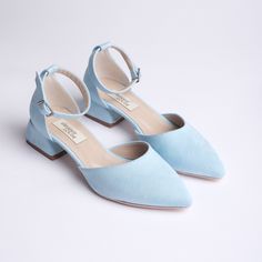 BLUE SUEDE SHOES, BLUE WEDDING SHOES, BLUE LOW HEELS, BABY BLUE SHOES, WEDDING HEELS, BLUE BLOCK HEELS, LIGHT BLUE BRIDAL SHOES, ANKLE STRAP HEELS As Eleanor Louise, we stand out with our Blue Suede heeled shoes that combine style and comfort. Specifically designed for brides, these shoes are crafted with high-quality materials. * Made from Blue Suede and Premium Vegan Leather, our shoes are equipped with an ankle strap that provides comfort throughout the day. * Completing your style and boosti Baby Blue Wedding Shoes, Blue Pointed Toe Kitten Heels For Summer, Summer Blue Pointed Toe Kitten Heels, Blue Pointed Toe Kitten Heels For Spring, Blue Kitten Heels For Evening In Spring, Blue Kitten Heels For Spring Evening, Blue Kitten Heels For Spring Formal Occasions, Blue Kitten Heels For Spring Formal Events, Blue Kitten Heels For Spring Formal