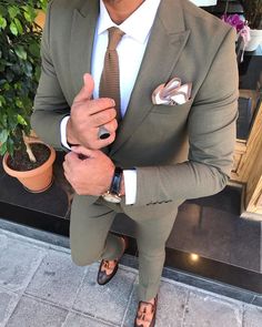 Austin Khaki Slim-Fit Suit – BRABION Mens Suits Style Modern Classy, Wedding Mens Suits, Mens Suits Style Modern, Mens Suits Wedding, Men Suit Wedding, Mens Suits Style, Suits Style, Dinner Suit, Suits Men Business