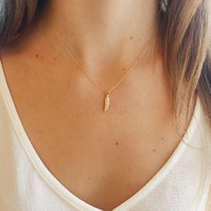 Feather Necklace - Gold Feather Necklace - 14k Gold Filled - Dainty Necklace - Layering Necklace - M Gold Feather Necklace, Minimal Necklace, Feather Necklace, Gold Feathers, Necklace Layering, Feather Charms, Feather Necklaces, Necklace Charm, Layering Necklace