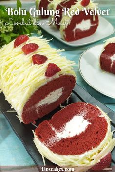 Resep Bolu Gulung Red Velvet Enak, Lembut, dan Moist Box Hantaran, Bolu Gulung, Roll Cakes, Pembuat Roti, Swiss Roll Cake, Cake Roll Recipes