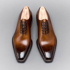 Introducing our handmade leather shoes, a one-of-a-kind footwear experience crafted with the utmost care and precision. Each pair is custom made to order, ensuring a bespoke fit that is tailored to your specific needs. Our artisan leather shoes are hand-stitched with a focus on quality, creating a durable and long-lasting product. Whether you're looking for a unique and personalized gift or simply treating yourself to a pair of high-quality shoes, our handmade leather shoes are the perfect choic Paolo Scafora Shoes, Vintage Oxford Shoes, Exotic Shoes, Tuxedo Shoes, Mark Williams, Sneakers Jordans, Brogues Men, Handmade Leather Shoes, Brown Leather Shoes