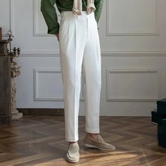 Faites l'expérience du style et du confort avec nos pantalons taille haute au design italien ! Parfait pour le bureau ou une soirée, ce pantalon rehausse n'importe quel look grâce à son design épuré et à sa coupe taille haute. Adoptez l'élégance et démarquez-vous de la foule grâce à nos pantalons magnifiquement confectionnés.

Matière : viscose 30%, polyester 70%.
Style : Décontracté/Smart Casual/Elégant
Sexe : Homme
Avantages : Confortable
Motif : Solide

Taille recommandée en fonction du poids White High-waisted Wide Leg Pants With Pressed Crease, Formal Straight Leg Non-stretch Dress Pants, Formal White Wide Leg Pants With Belt Loops, Modern White Formal Pants, Tailored White Pants With Pressed Crease, Fitted White Wide Leg Pants With Pressed Crease, Modern White Formal Wide Leg Pants, Modern White Wide Leg Pants For Formal Wear, Modern White Wide Leg Pants For Formal Occasions