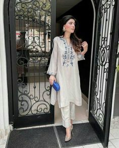 Pakistani Everyday Wear, Style Outfits Summer, Summer Vibes Aesthetic, Aesthetic Summer Outfits, Designer Aesthetic, Stylish Short Dresses