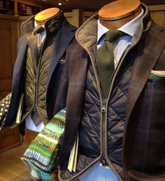 Dapper Suits, Slim Fit Tuxedo, Sport Coats, Mens Fashion Suits, Men Fashion Casual Outfits, Vest Fashion, Hand In Hand, Gentleman Style