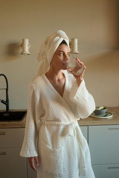 Made from a linen-cotton blend, this oversized waffle robe drapes beautifully with a perfect balance of softness and substance. In full length, perfect weight, and has roomy patch pockets. It also includes a detachable tie belt. Designed for relaxing in, post-shower lounging, the robe also makes for a thoughtful, cozy gift. SIZING AND FIT This garment is oversized. Before placing an order, check the approximate measurements of the finished garment given below. The model is 5′4″ (165cm) tall with Oversized Linen Robe For Loungewear, Relaxed Fit Linen Robe For Home, Summer Linen Relaxation Robe, Waffle Bathrobe, White Linen Bath Robe, White Long Sleeve Bathrobe, Flannel Robe, Linen Robe, Cozy Gift