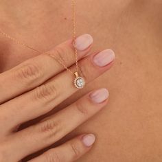 "0.20 Ct Diamond Necklace, 14K Gold Diamond Solitaire Pendant, Genuine Natural Diamond Halo Necklace, Bridal Necklace, Bridesmaid Necklace * Gold Kt: 14K - 18K * Custom Gold Color: Rose Gold, Yellow Gold, White Gold * Total CTW: 0,20Ct * Gram: 2,70 * Diamond Color-Clarity: G Color VS Clarity * Setting Type: Pave * Length: 16\", 17'', 18\", 19'', 20\" (measured as end to end, the clasp is included) * Ready to Ship in 1-5 Business Days * Made to Order. Your products will be shipped with free shipp Gold Bridesmaid Necklace, خواتم خطوبة, Gold Minimalist Jewelry, Diamond Solitaire Pendant, Fancy Jewelry Necklace, Halo Necklace, Necklace Bridal, Diamond Solitaire Necklace, Gold Fashion Necklace