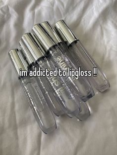 Aesthetic Makeup And Skincare, Coquette Lip Gloss, Lipgloss Buisness, Y2k Lipgloss, Aesthetic Lipgloss, Lipgloss Coquette, Fashion Tiktok, Smink Inspiration, Clear Gloss