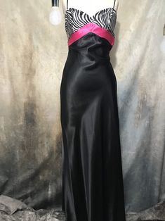 "Outstanding 80's Party/prom/wedding dress. Black, Hot Pink and Zebra Great vintage condition! Still has $169 price tag. Approx SIZE 1/2, tag says 5, this is a JUNIOR size so please see measurements prior to purchase. Bust 28\" Waist 24\" Length 55\" Designer Jessica McClintock for Gunne Sax Made in the USA Own a piece of history! Side zipper Purveyors Note: I search many states far and wide to locate the very best true vintage pieces for the discerning collector. Know that every piece has a sto Vintage Prom Dresses Y2k, Prom Dresses 2000s, 90s Prom Aesthetic, 80s Prom Aesthetic, Zebra Prom Dress, Prom Dress 2010, Vintage Prom Dresses 90s, 2000s Dresses, Emo Prom