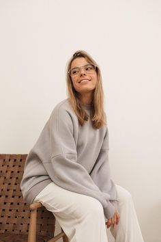 Our oversized sweatshirt is made with cozy blend of fleece and perfect for casual wear. This sweatshirt is tailored in a relaxed, oversized silhouette that lends itself to comfortable wear. Perfect for layering, wear this with your jeans, joggers, trousers and dress,to look effortlessly comfy in casual style. This style is also available in buttermilk, pink, brown, black, graphite. You can choose the color in the options. 85% Cotton, 10% polyester, 5% elastane Our model is 166 cm with an 86 cm b Trendy Drop Shoulder Sweatshirt For Layering, Oversized Comfortable Crew Neck Sweatshirt, Solid Sweatshirt With Soft Texture For Everyday, Everyday Solid Color Sweatshirt With Soft Texture, Everyday Solid Sweatshirt With Soft Texture, Soft Textured Everyday Sweatshirt, Comfy Sweatshirt With Soft Texture And Relaxed Fit, Comfy Solid Color Sweatshirt, Comfy Solid Color Everyday Sweatshirt