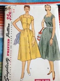 1950s Simplicity Sewing Pattern. Pattern # 4738 Sweetheart Neckline Full Skirt Dress.  Size 14 bust 32 waist 26 hips 35. Pattern is Uncut Factory Folded. Retro Full Skirt Dress For Daywear, Lined Retro Vintage Dress, Vintage Dress With Fitted Bodice And Full Skirt, Vintage A-line Dress With Fitted Waist, Vintage Dress With Full Skirt And Fitted Top, Vintage Fitted Dress With Full Skirt, Retro Dress With Lined Fitted Waist, Fitted Retro Vintage Dress, Fitted Vintage Dress With Buttons